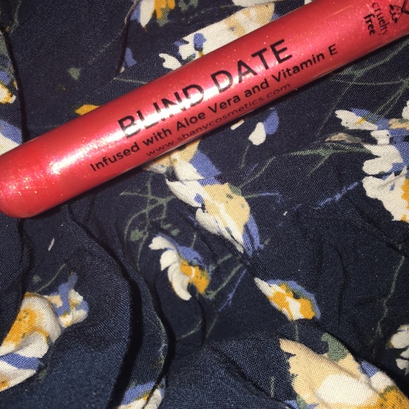 💄💋 lip gloss💋💄 - Picture 3 of 3